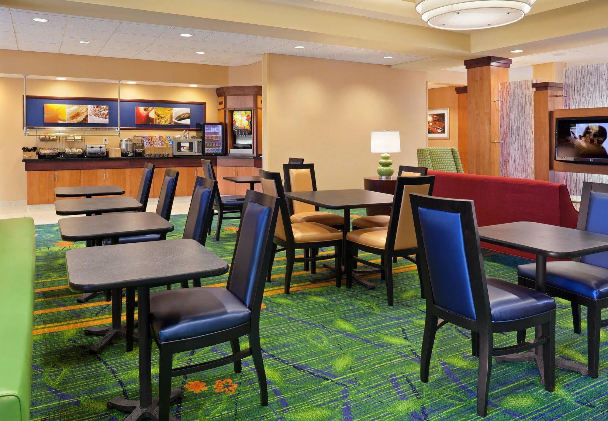 Fairfield Inn & Suites By Marriott Wichita Downtown Exterior foto